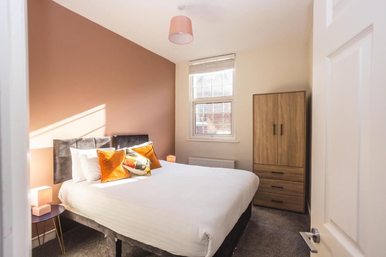 Modern Apartment Within City Walls, Parking Chester Dış mekan fotoğraf