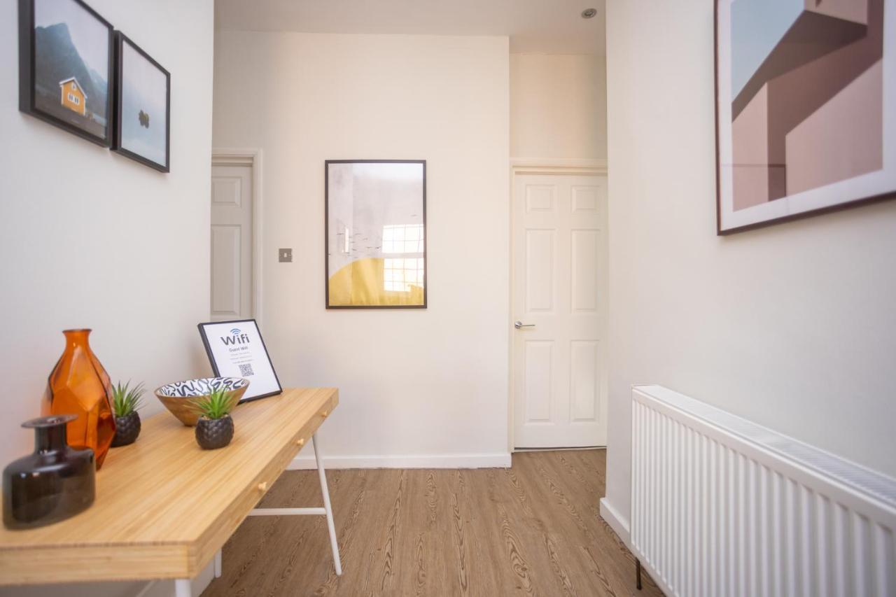 Modern Apartment Within City Walls, Parking Chester Dış mekan fotoğraf